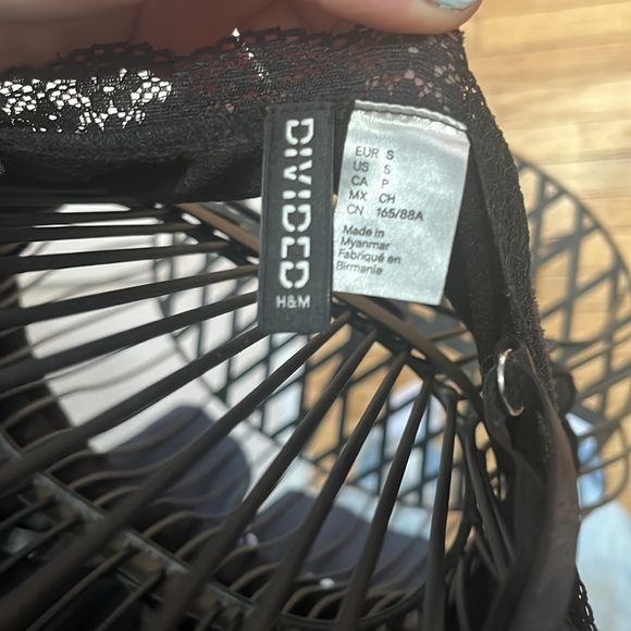 H&M lace crop top - Picture 4 of 4